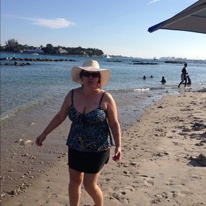 Meet your Posher, Lori